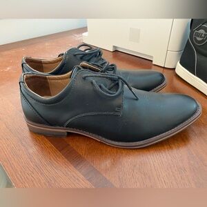 Men’s lace up dress shoes size 9M
